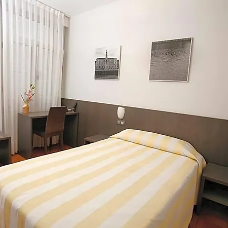 Hotel Ripa *